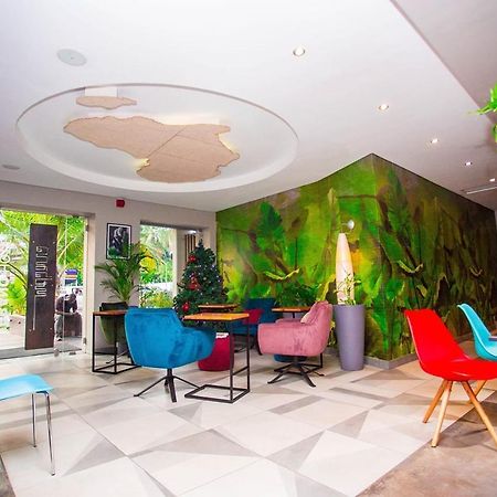 Urbano Hotel By Roots Accra Buitenkant foto